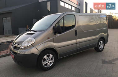 Вантажний фургон Opel Vivaro 2013 в Рівному