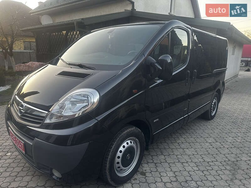 Мінівен Opel Vivaro 2012 в 