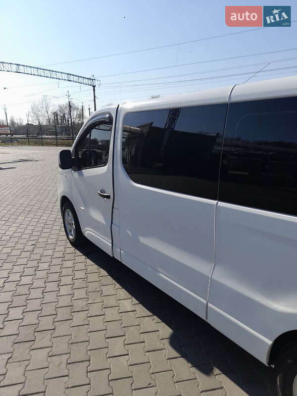 Минивэн Opel Vivaro 2014 в Звягеле