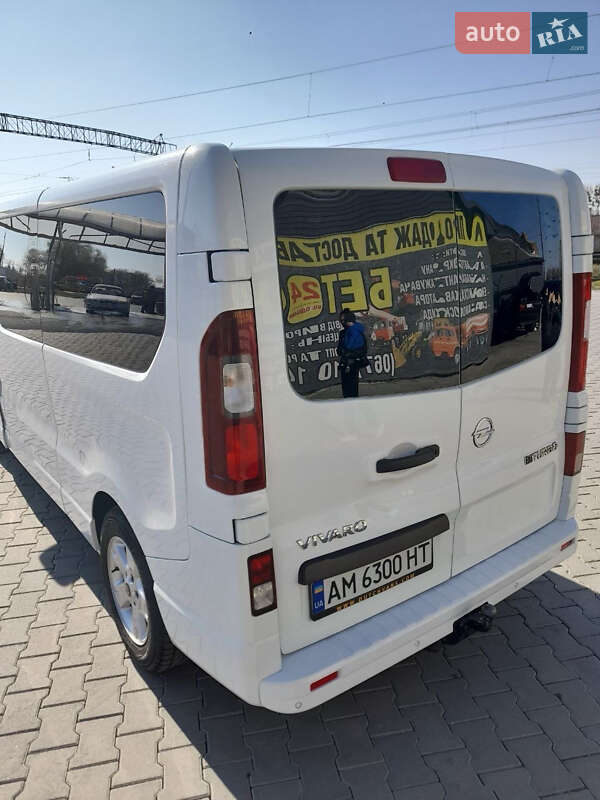 Минивэн Opel Vivaro 2014 в Звягеле
