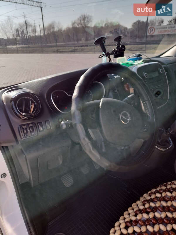 Минивэн Opel Vivaro 2014 в Звягеле