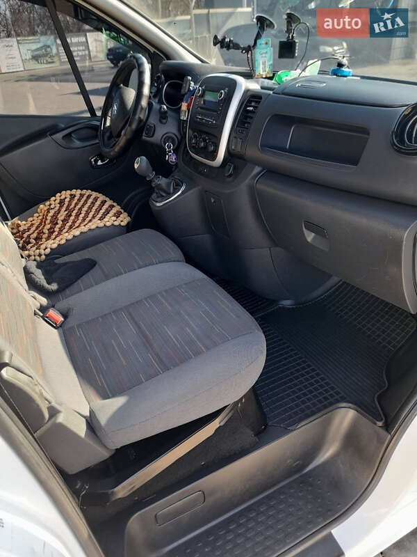 Минивэн Opel Vivaro 2014 в Звягеле