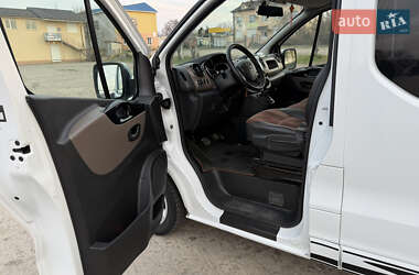 Минивэн Opel Vivaro 2017 в 