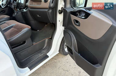 Минивэн Opel Vivaro 2017 в 