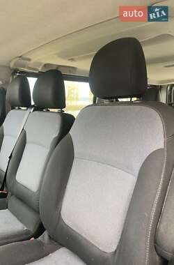 Мінівен Opel Vivaro 2015 в 