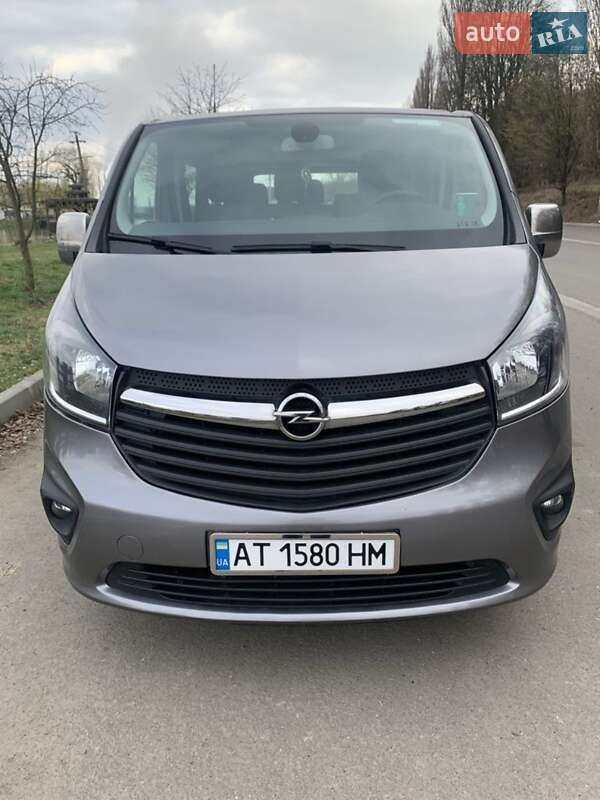 Минивэн Opel Vivaro 2015 в Ивано-Франковске