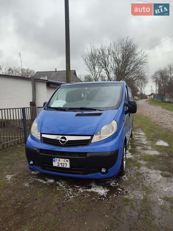 Минивэн Opel Vivaro 2011 в Умани