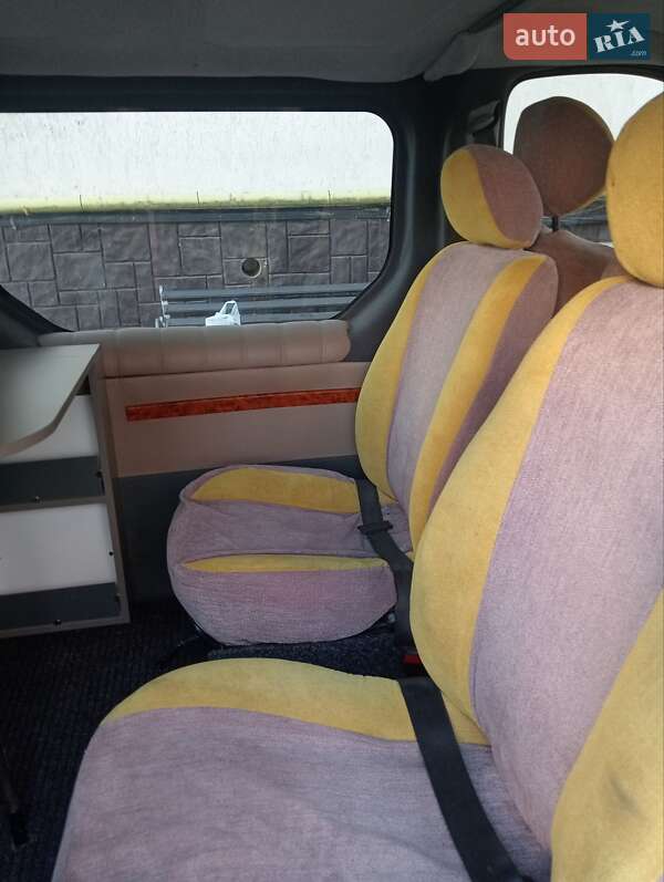 Мінівен Opel Vivaro 2004 в Сокалі