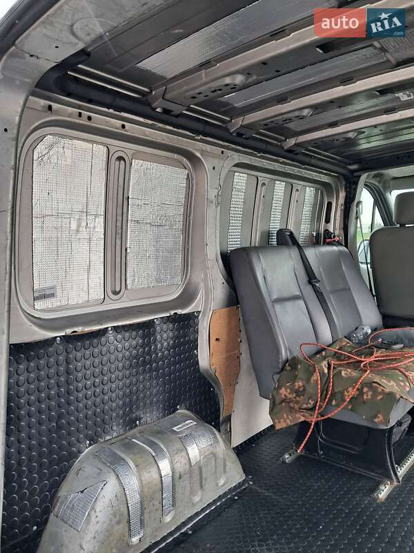Вантажний фургон Opel Vivaro 2002 в Києві