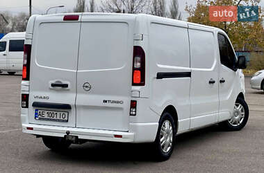 Грузовой фургон Opel Vivaro 2015 в 