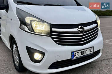 Грузовой фургон Opel Vivaro 2015 в 
