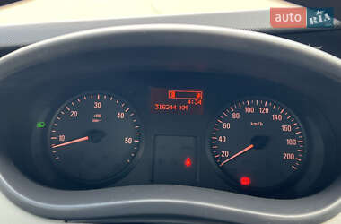 Мінівен Opel Vivaro 2013 в 