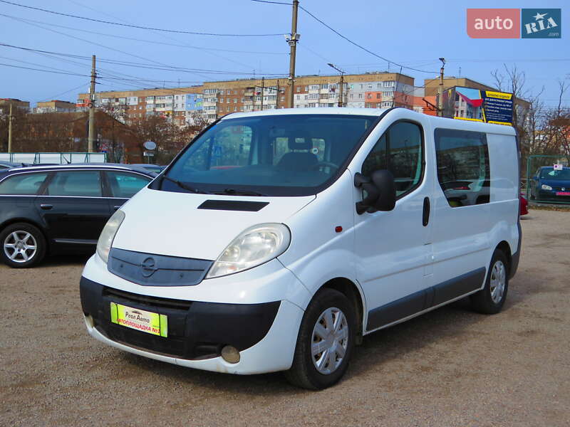 Минивэн Opel Vivaro 2012 в 