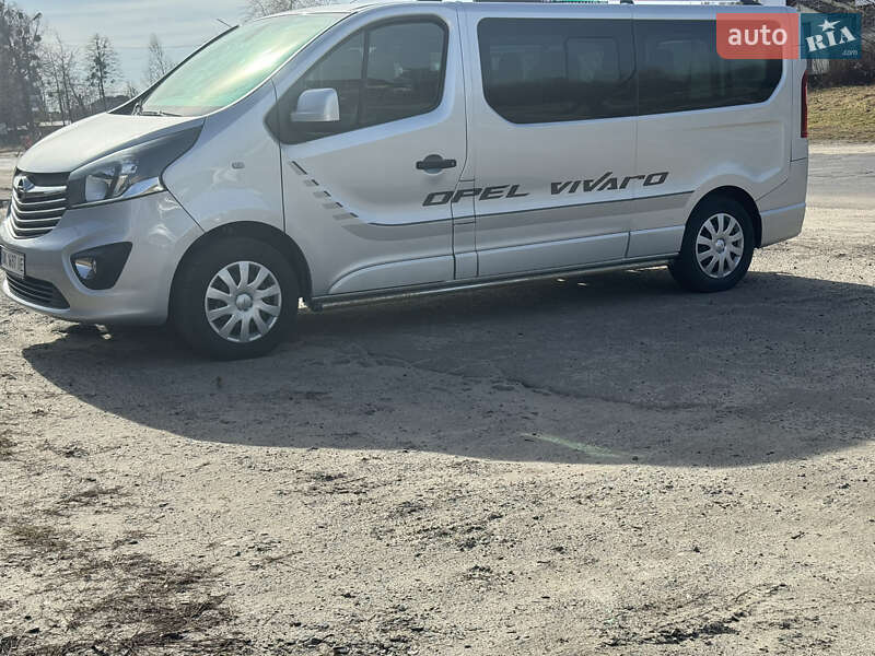 Минивэн Opel Vivaro 2019 в 