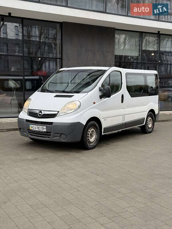 Минивэн Opel Vivaro 2008 в 