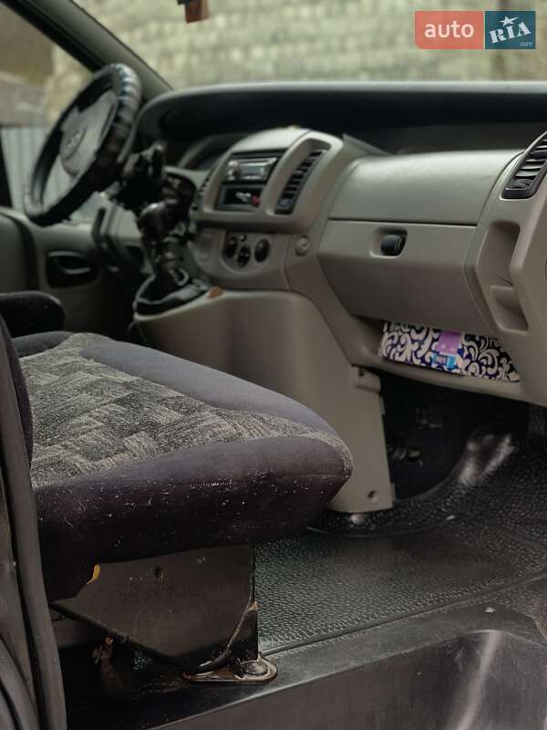 Минивэн Opel Vivaro 2002 в Рахове