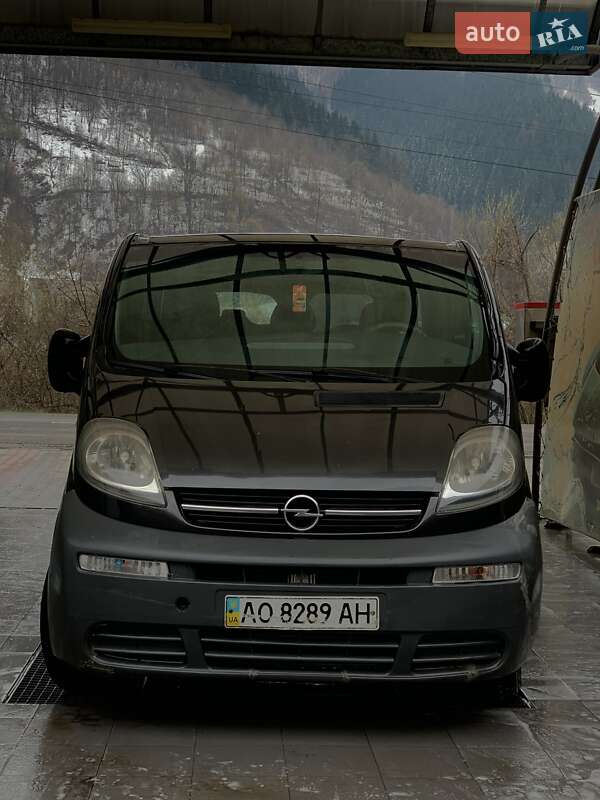 Минивэн Opel Vivaro 2002 в Рахове