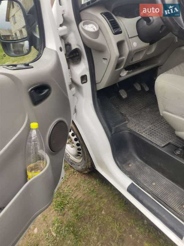 Минивэн Opel Vivaro 2006 в Ивано-Франковске