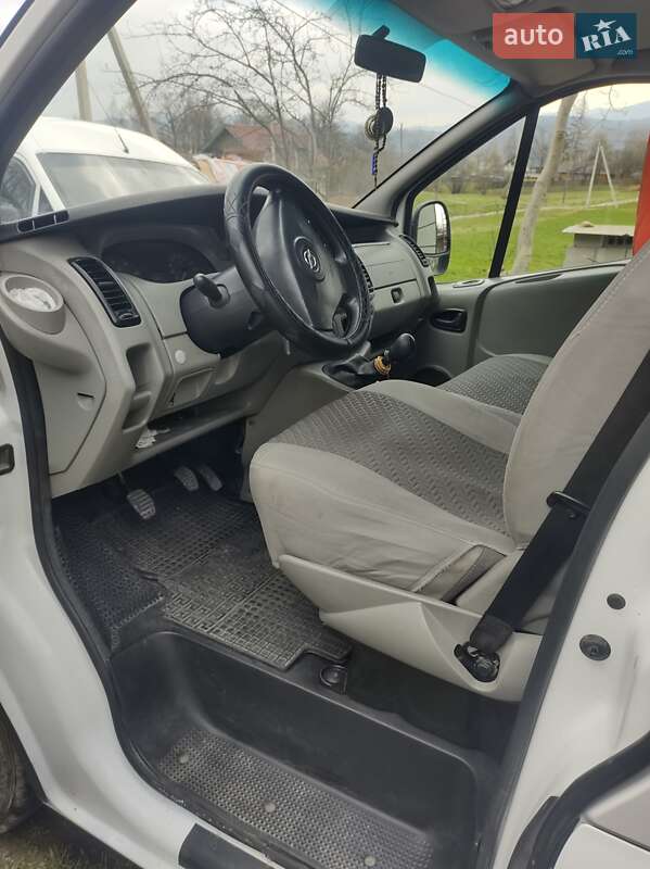 Минивэн Opel Vivaro 2006 в Ивано-Франковске