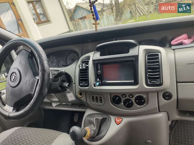 Минивэн Opel Vivaro 2006 в Ивано-Франковске