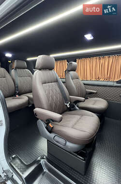 Минивэн Opel Vivaro 2019 в 