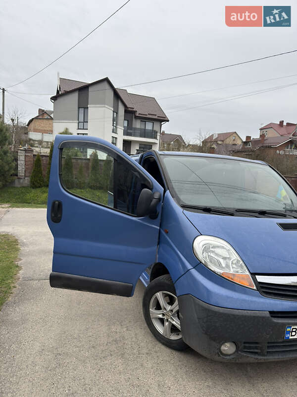 Мінівен Opel Vivaro 2005 в 