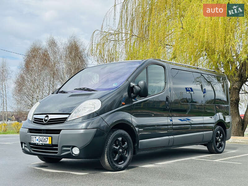 Минивэн Opel Vivaro 2013 в 