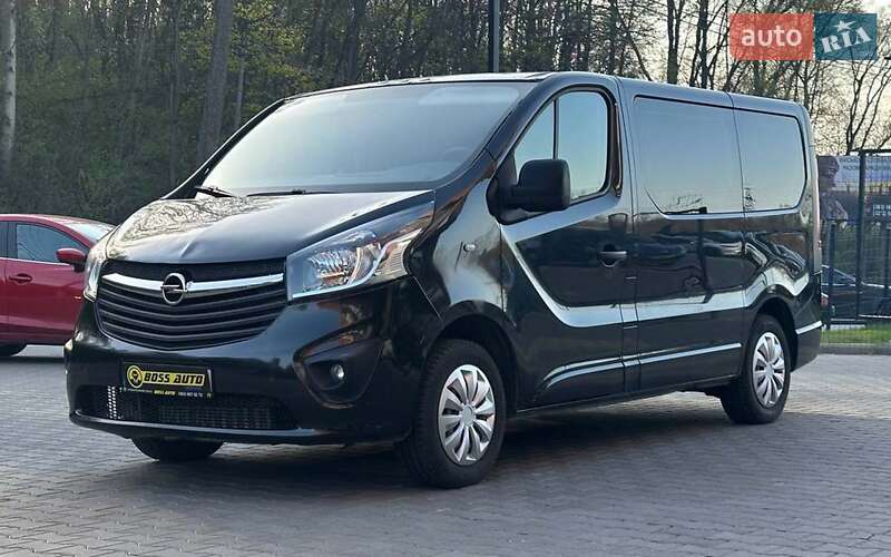 Мінівен Opel Vivaro 2016 в Чернівцях