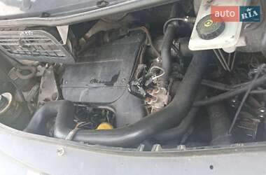 Минивэн Opel Vivaro 2001 в 