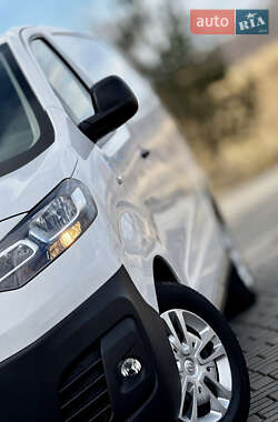 Вантажний фургон Opel Vivaro 2020 в 