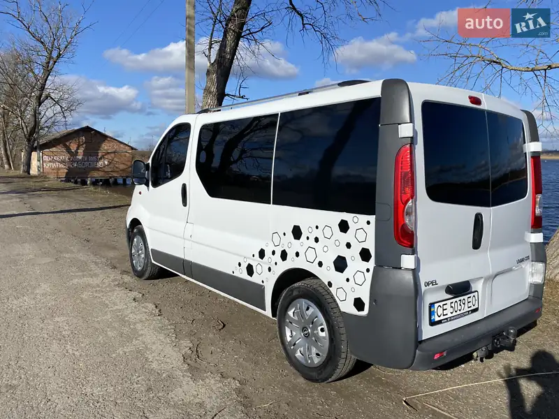 Минивэн Opel Vivaro 2014 в 