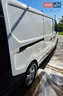 Грузовой фургон Opel Vivaro 2015 в 