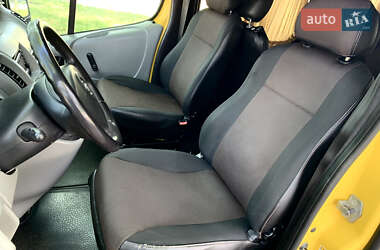 Минивэн Opel Vivaro 2004 в 