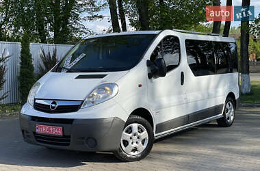 Мінівен Opel Vivaro 2011 в Чернівцях