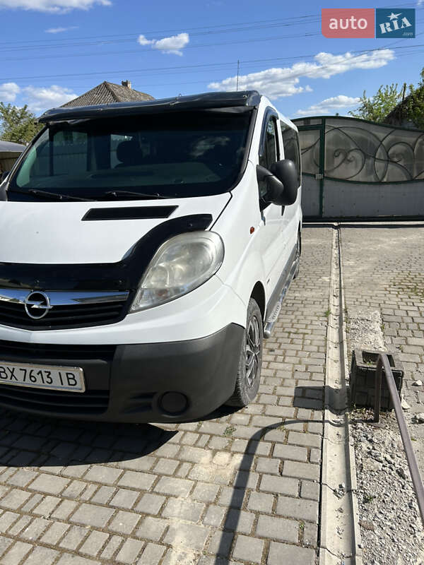 Минивэн Opel Vivaro 2006 в Городке