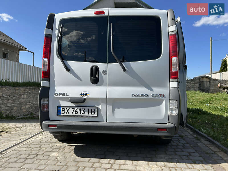 Минивэн Opel Vivaro 2006 в Городке