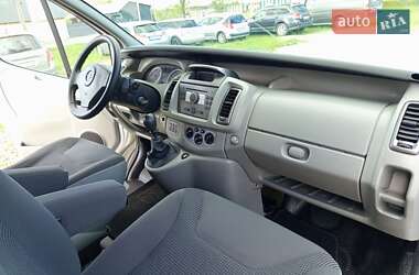 Минивэн Opel Vivaro 2009 в 
