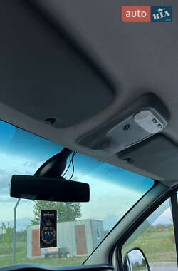 Мінівен Opel Vivaro 2012 в 