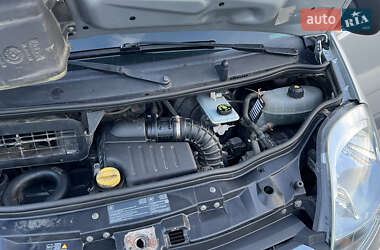 Мінівен Opel Vivaro 2012 в 