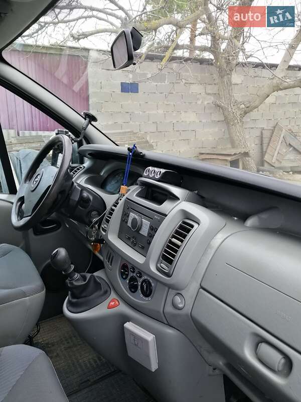 Минивэн Opel Vivaro 2006 в Смолином