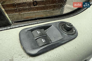 Грузовой фургон Opel Vivaro 2004 в 