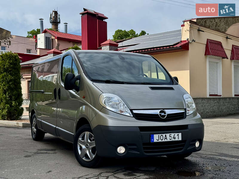 Вантажний фургон Opel Vivaro 2014 в 