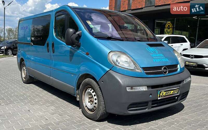 Минивэн Opel Vivaro 2004 в 