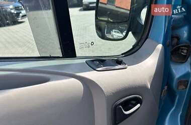 Минивэн Opel Vivaro 2004 в 