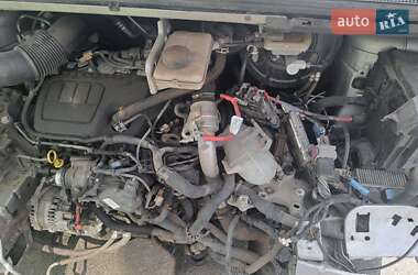 Минивэн Opel Vivaro 2016 в 