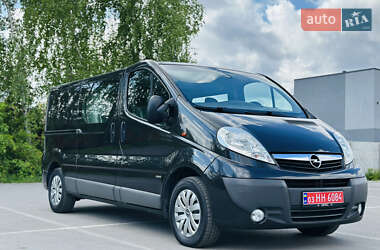 Минивэн Opel Vivaro 2012 в Ровно