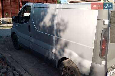 Минивэн Opel Vivaro 2004 в 