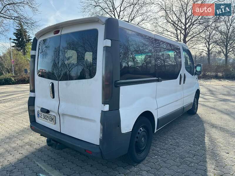 Грузовой фургон Opel Vivaro 2002 в Черновцах