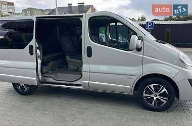 Мінівен Opel Vivaro 2011 в 