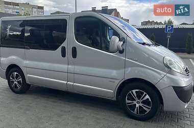 Мінівен Opel Vivaro 2011 в 